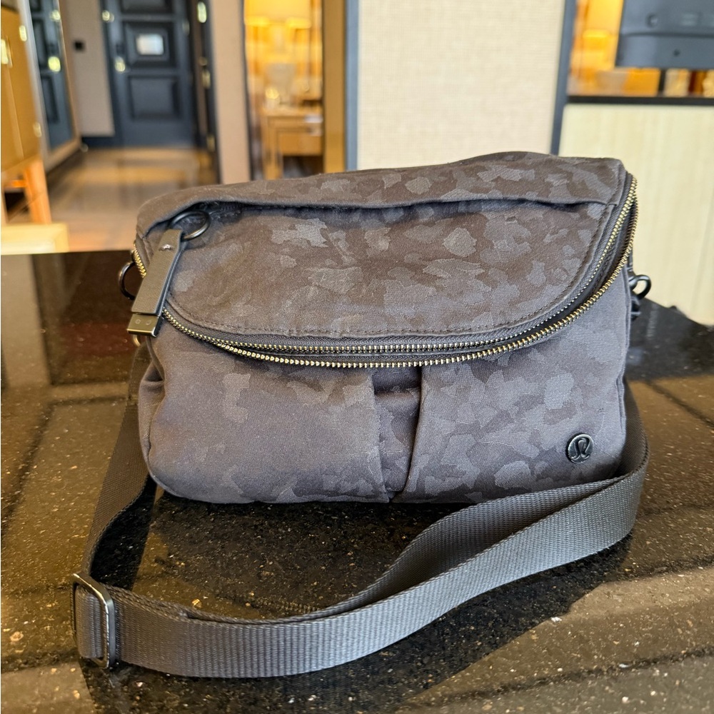 Lululemon Athletica Black Messenger Bag with Adjustable Strap